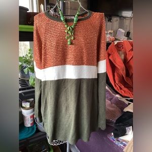 New boutique color block long sleeve top size small